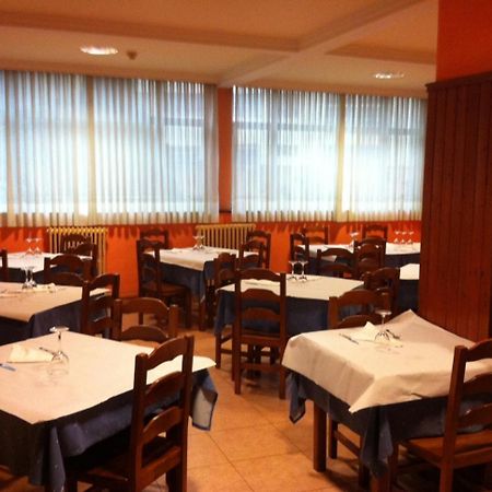 Hotel Valle De Ayala Llodio Buitenkant foto