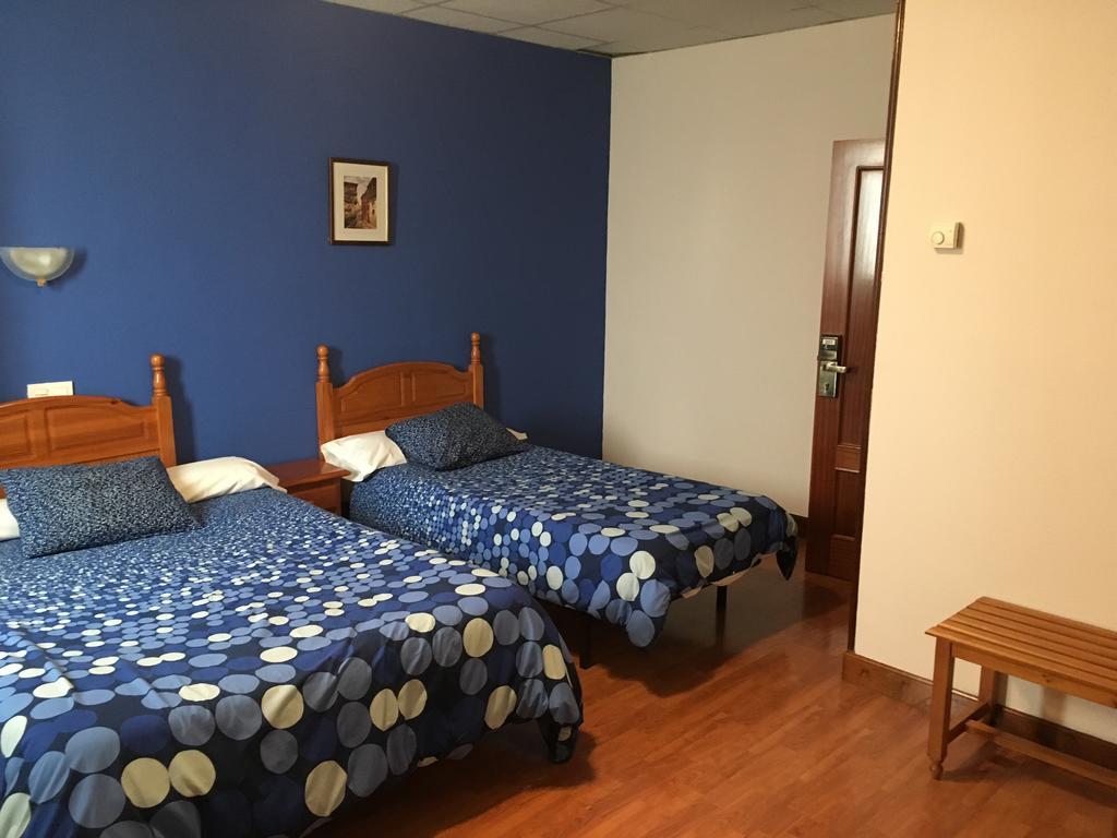 Hotel Valle De Ayala Llodio Buitenkant foto